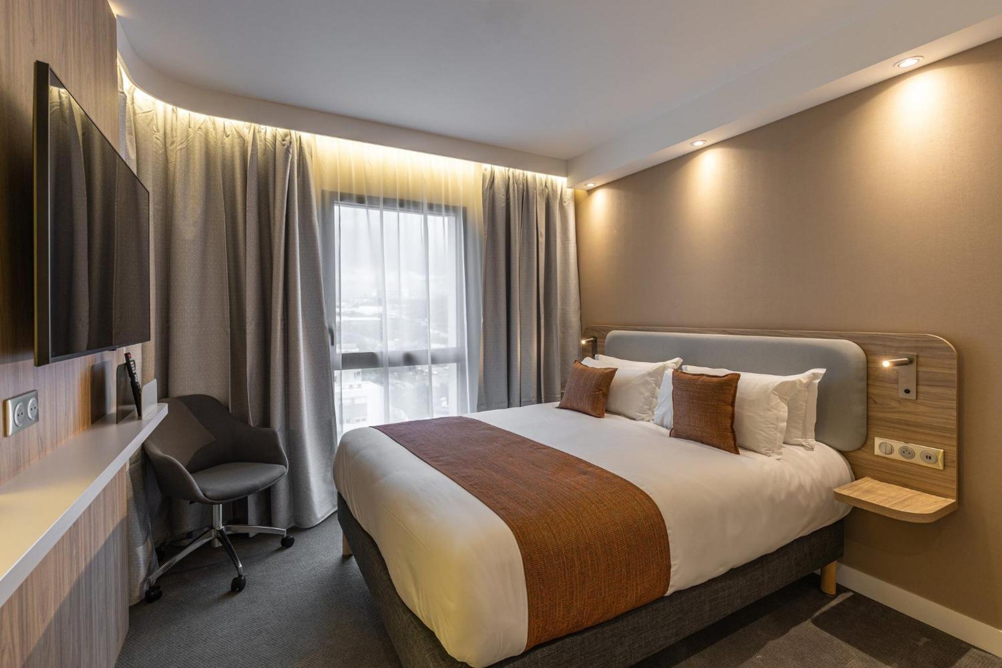 Express Ajaccio By Ihg Hotel 3*